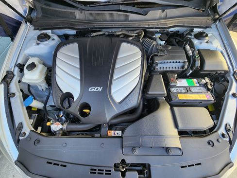 Used 2016 Kia Cadenza Premium w/ Luxury Plus Package image 4