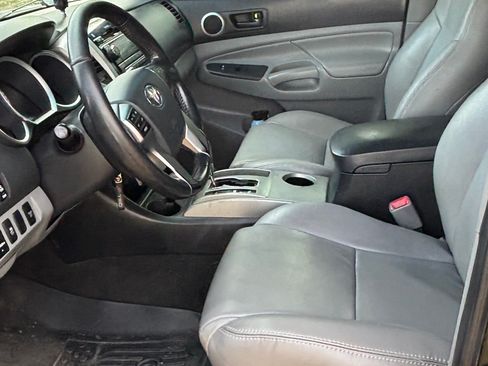 Used 2012 Toyota Tacoma 4x4 Double Cab w/ TRD Sport Pkg image 9