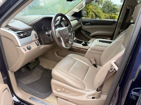 Used 2017 GMC Yukon XL SLT w/ HD Trailering Package RWD image 10