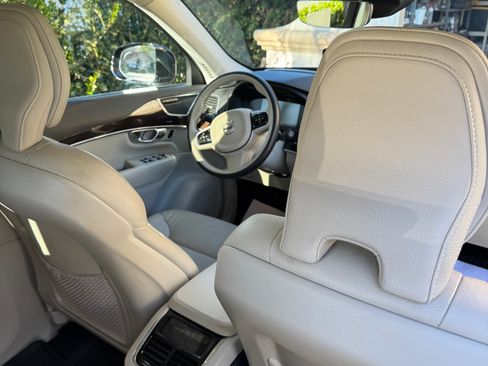 Used 2019 Volvo XC90 T5 Momentum w/ Advanced Package image 1