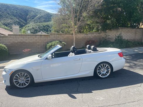 Used 2012 BMW 328i Convertible image 5