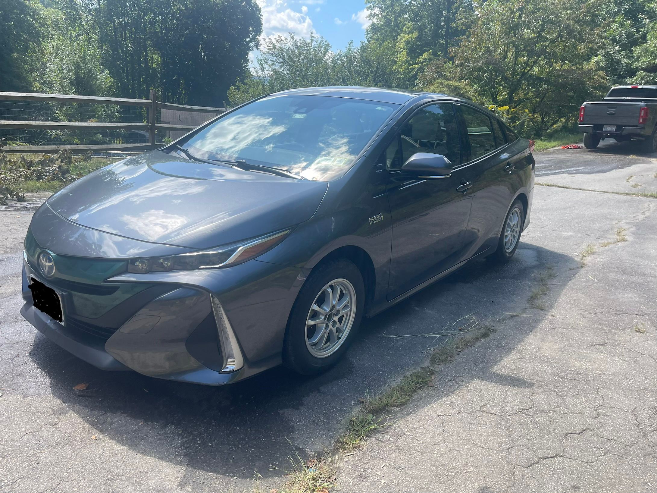 Used 2018 Toyota Prius Prime Premium FWD image 2