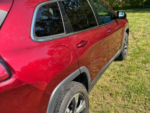 Used 2020 Jeep Cherokee Limited image 10