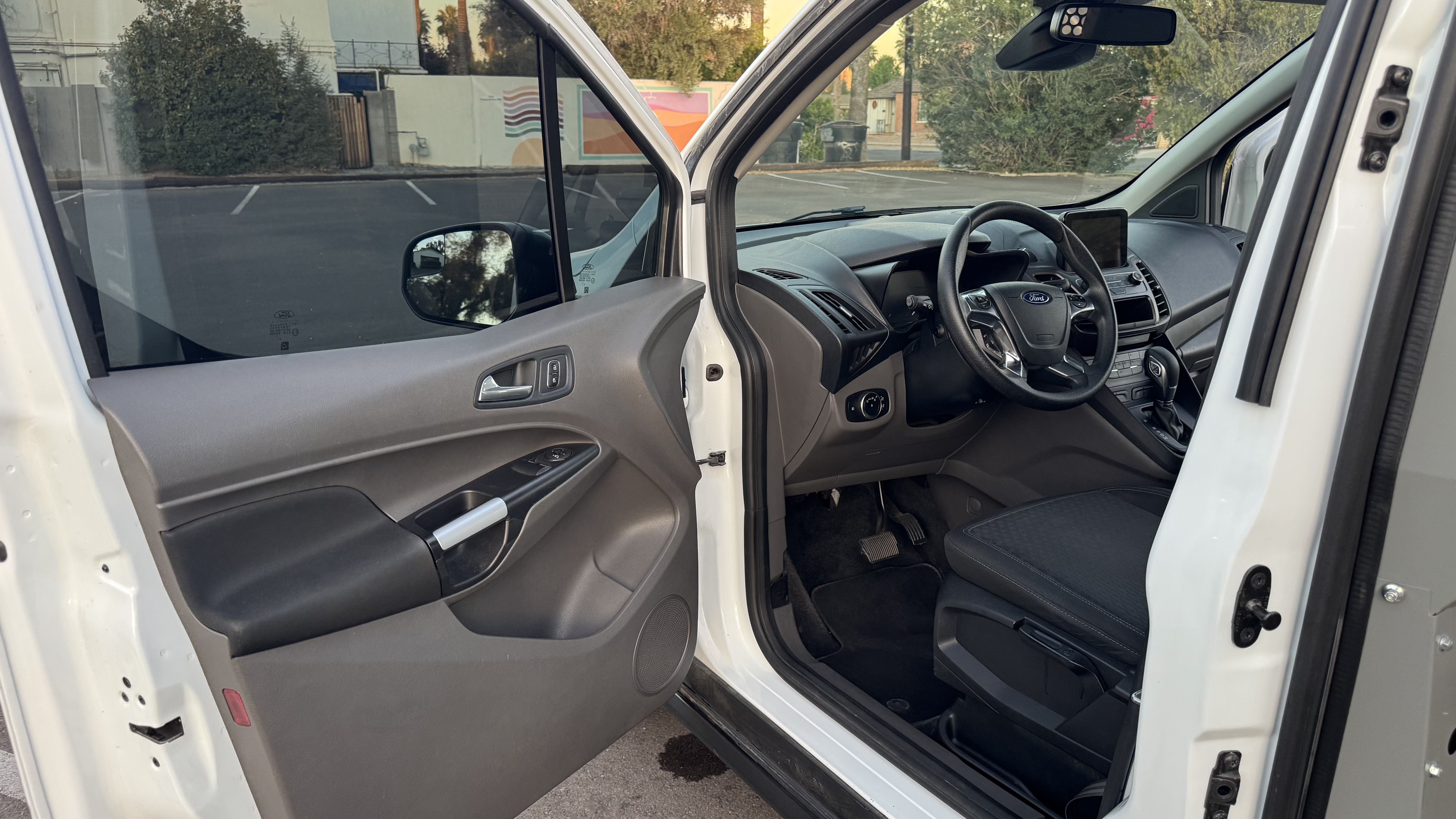 Used 2020 Ford Transit Connect XLT FWD image 17