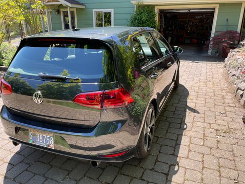 Used 2016 Volkswagen GTI SE FWD image 8