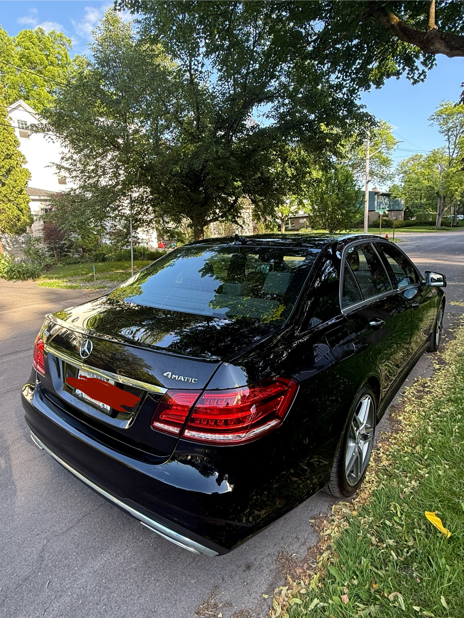 Used 2016 Mercedes-Benz E 350 4MATIC Sedan image 5