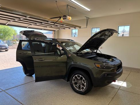 Used 2021 Jeep Cherokee Trailhawk w/ Sun, Sound & Nav Group image 14