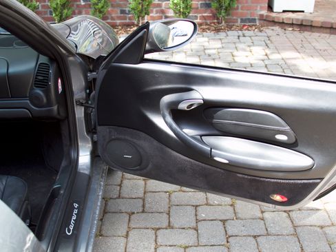 Used 2002 Porsche 911 Carrera 4 AWD/4WD image 16