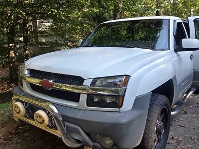 Used 2002 Chevrolet Avalanche 4x4 w/ Off-Road Suspension Pkg