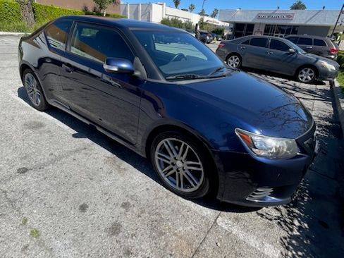 Used 2012 Scion tC image 2