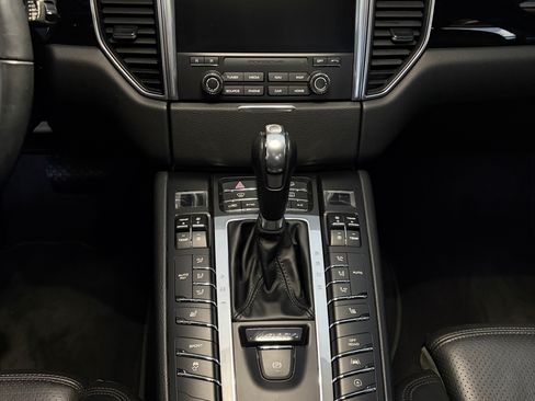 Used 2018 Porsche Macan Sport Edition image 10