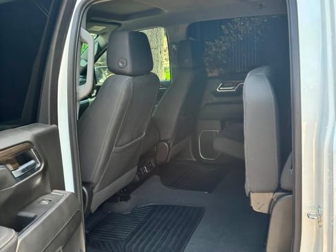 Used 2025 Chevrolet Silverado 1500 LT RWD image 10