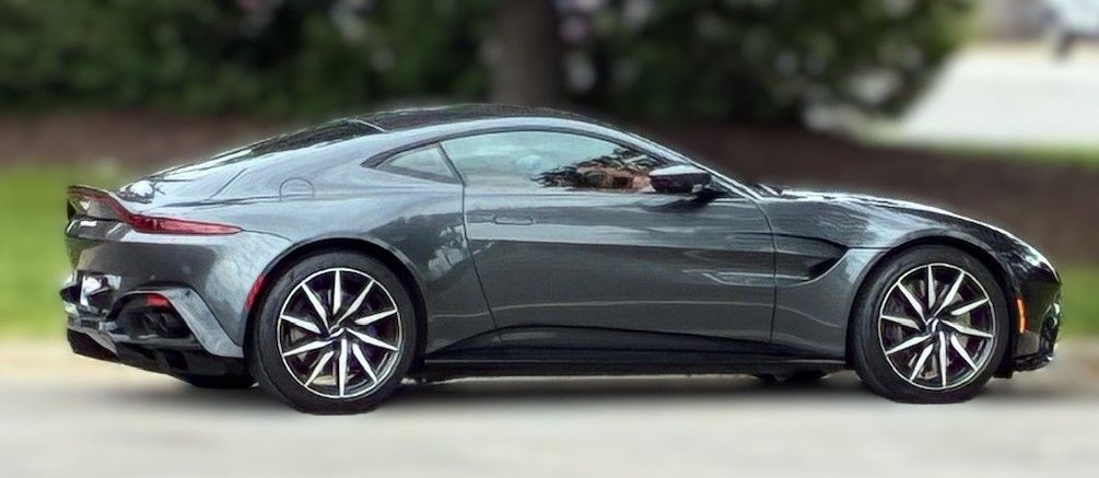 Used 2020 Aston Martin V8 Vantage Coupe RWD image 1