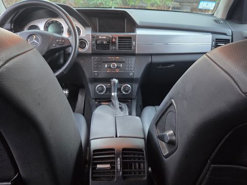 Used 2010 Mercedes-Benz GLK 350 4MATIC image 8