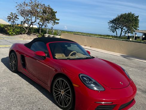Used 2017 Porsche 718 Boxster S RWD image 12
