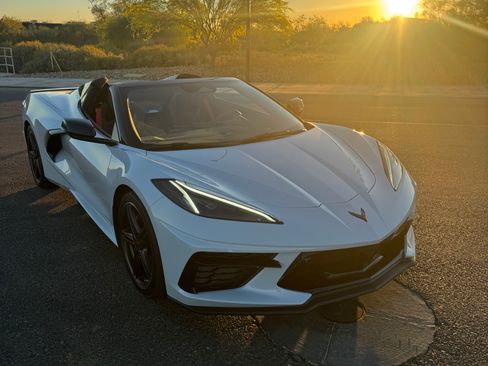 Used 2024 Chevrolet Corvette Stingray Convertible 2D image 2