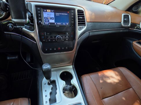 Used 2012 Jeep Grand Cherokee Overland Summit image 8
