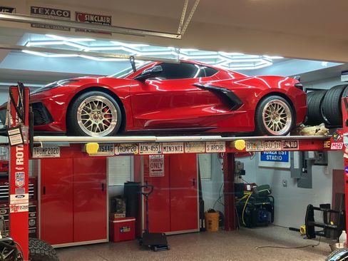 Used 2023 Chevrolet Corvette Stingray Preferred Cpe w/ Z51 Performance Package image 2