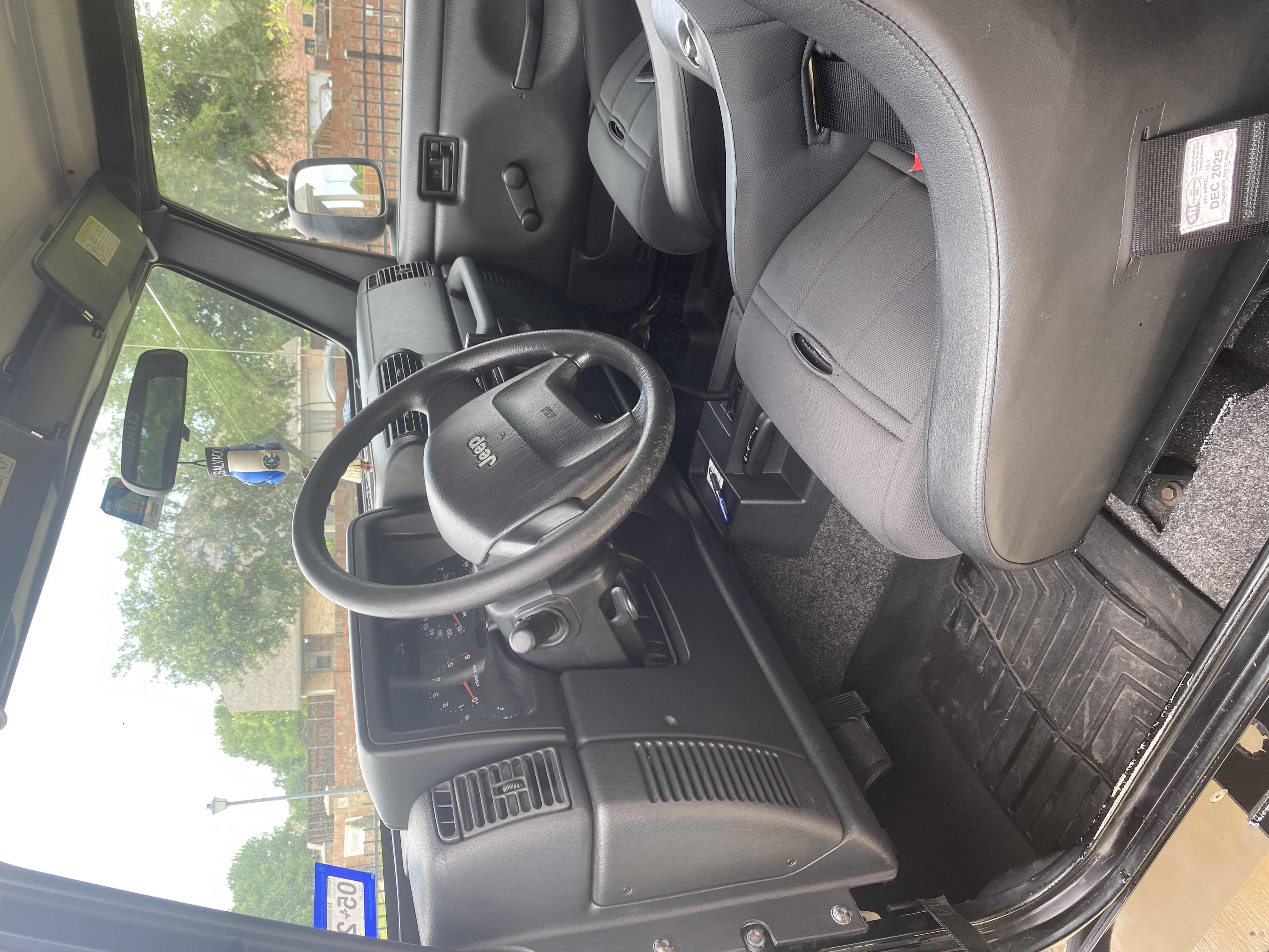 Used 2005 Jeep Wrangler Unlimited AWD/4WD image 10