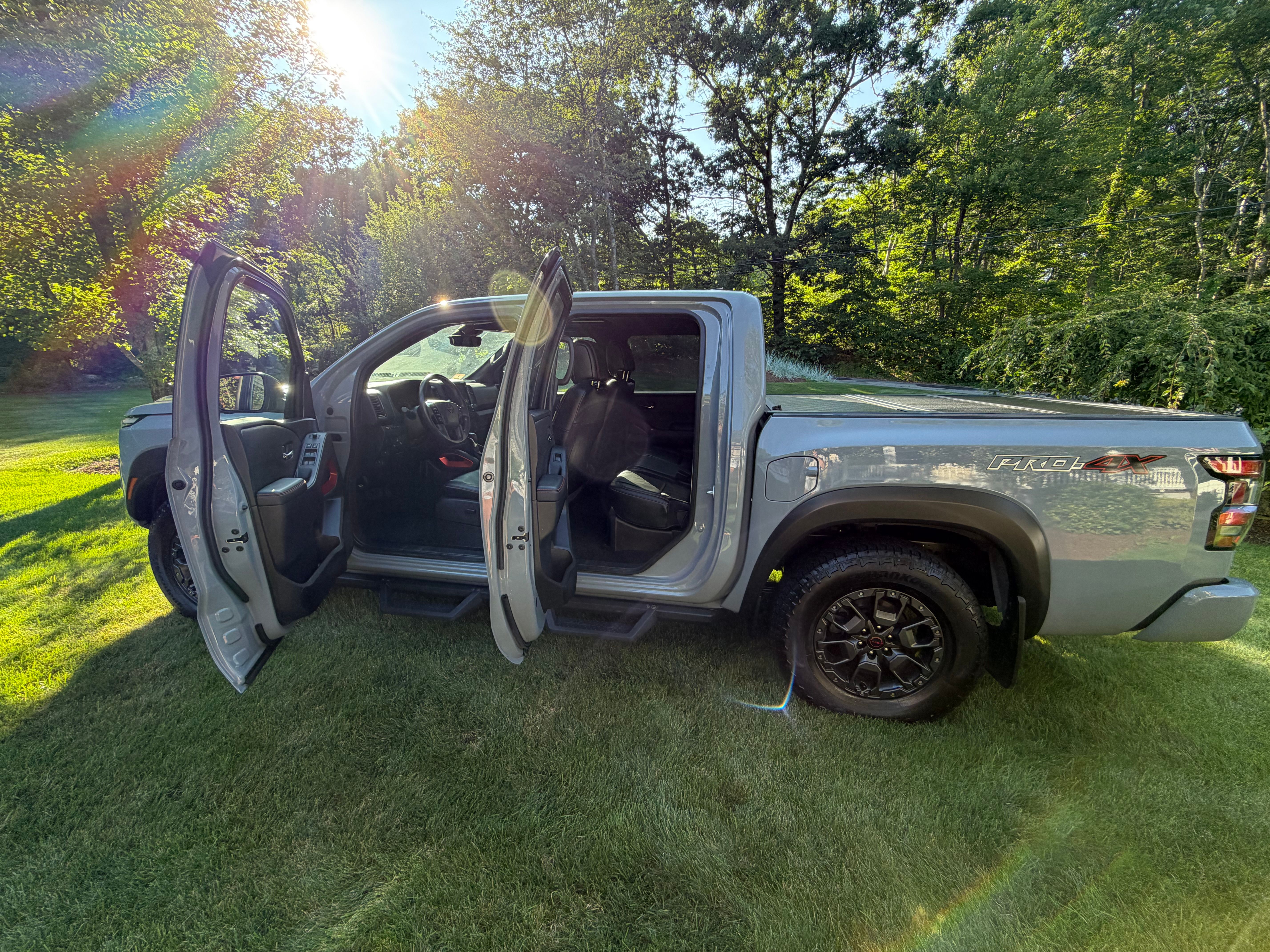 Used 2023 Nissan Frontier PRO-4X w/ Pro-4X Premium Package AWD/4WD image 12