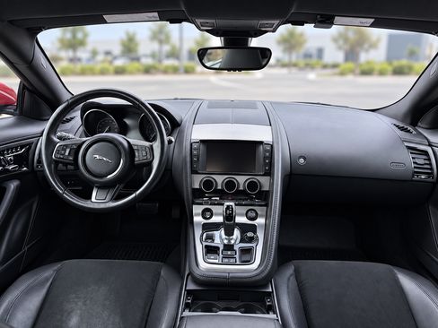 Used 2016 Jaguar F-TYPE Coupe RWD image 10