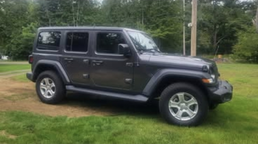 Used 2018 Jeep Wrangler Unlimited Sport S AWD/4WD image 2