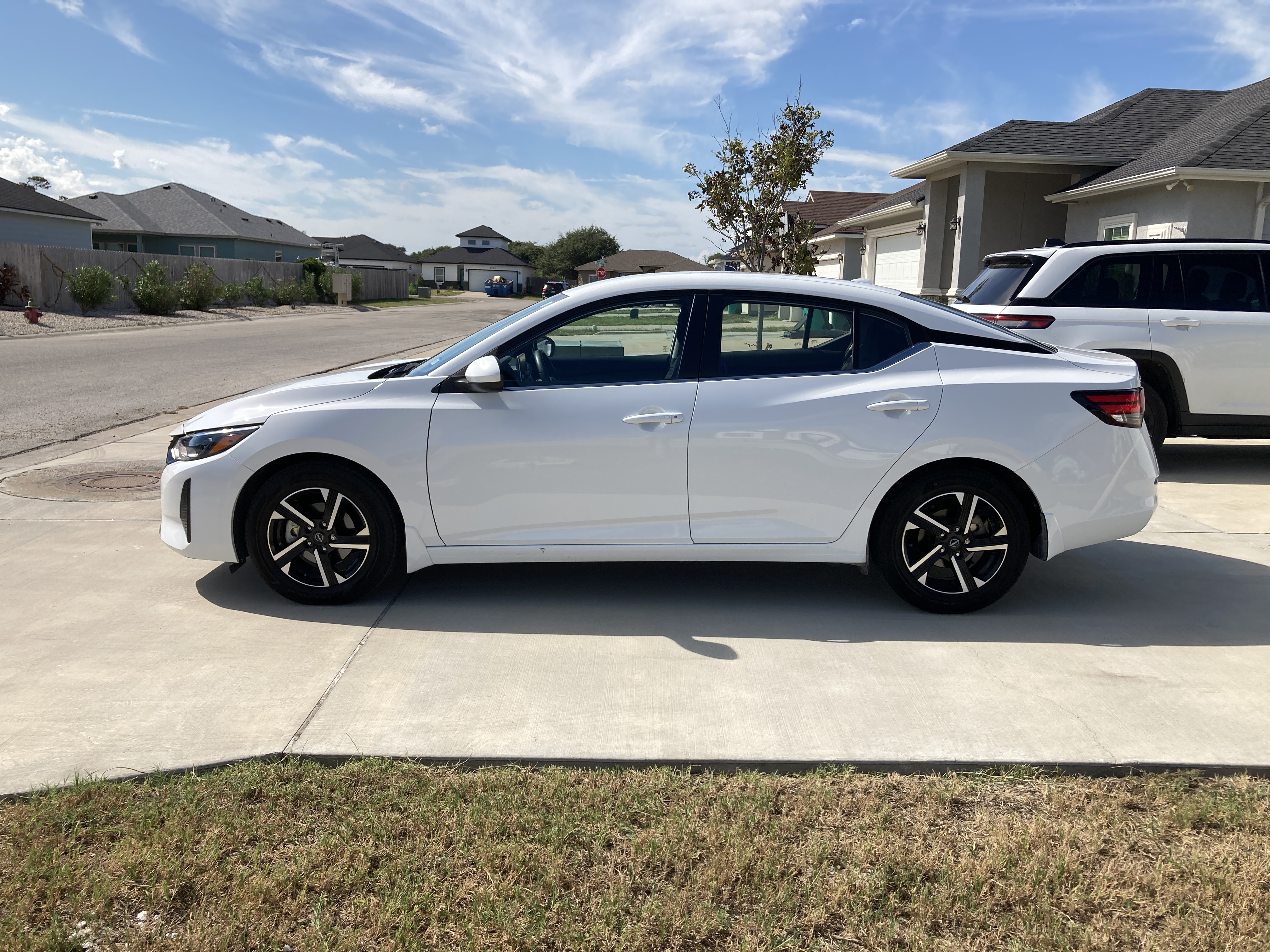 Used 2025 Nissan Sentra SV w/ All-Weather Package FWD image 9