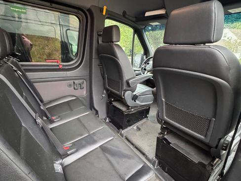 Used 2021 Mercedes-Benz Sprinter 2500 image 23