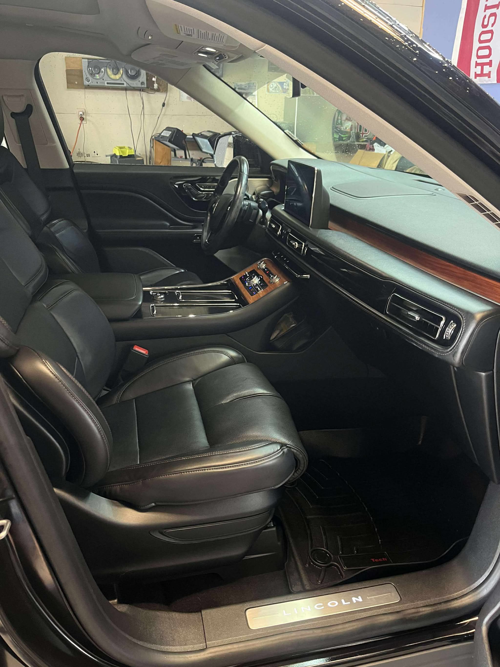 Used 2020 Lincoln Aviator Reserve w/ Equipment Group 202A AWD/4WD image 10