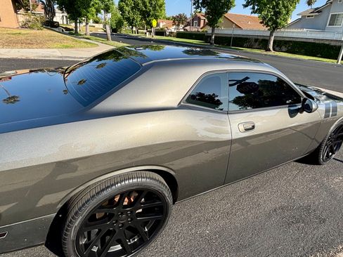 Used 2010 Dodge Challenger R/T RWD image 4