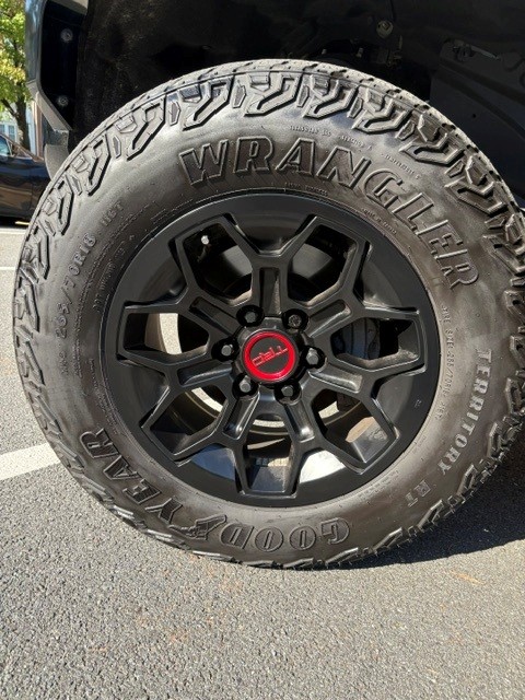 Used 2025 Toyota Tacoma TRD Pro w/ Tow Tech Package AWD/4WD image 10