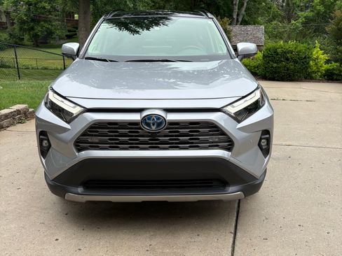 Used 2024 Toyota RAV4 Limited w/ Advanced Technology Package AWD/4WD image 2