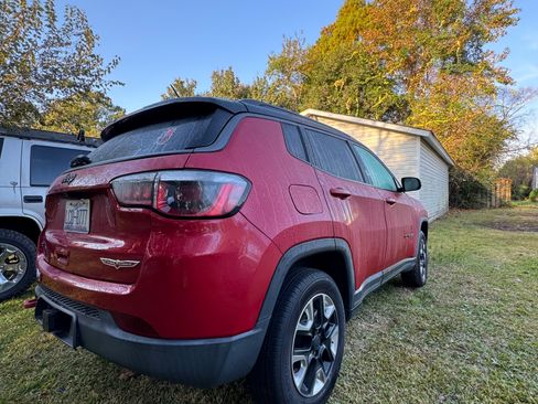 Used 2018 Jeep Compass Trailhawk w/ Popular Equipment Group AWD/4WD image 8