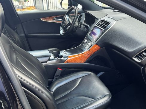 Used 2020 Lincoln Nautilus Reserve w/ Equipment Group 201A image 9