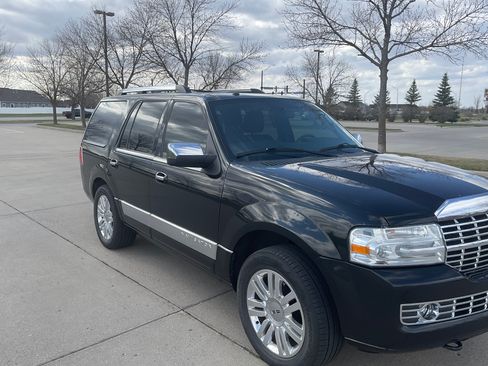 Used 2014 Lincoln Navigator 4WD image 4