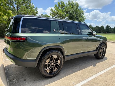 Used 2023 Rivian R1S Adventure AWD/4WD image 6