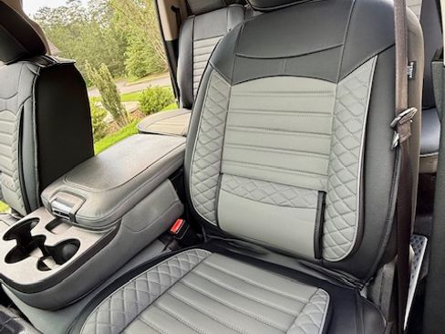 Used 2017 RAM 1500 Express w/ Black Ram 1500 Express Group image 4