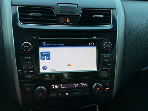 Used 2013 Nissan Altima 3.5 SL w/ Technology Pkg FWD image 9