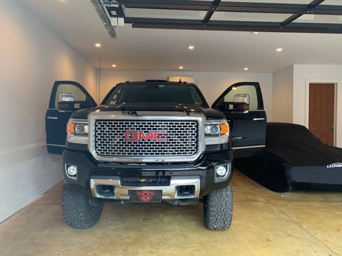 Used 2015 GMC Sierra 2500 Denali w/ Duramax Plus Package image 14