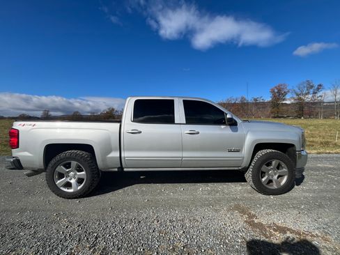 Used 2017 Chevrolet Silverado 1500 LT w/ Texas Edition image 5