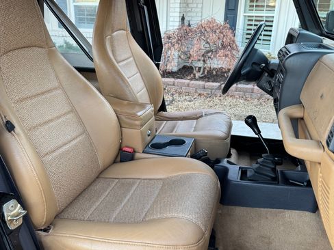 Used 1997 Jeep Wrangler SE image 12
