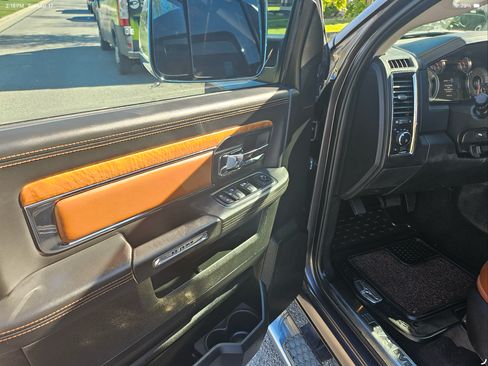 Used 2017 RAM 1500 Laramie Longhorn image 12