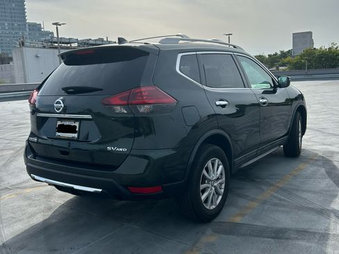 Used 2018 Nissan Rogue SV image 6