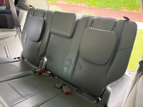 Used 2014 Volkswagen Routan SE image 21