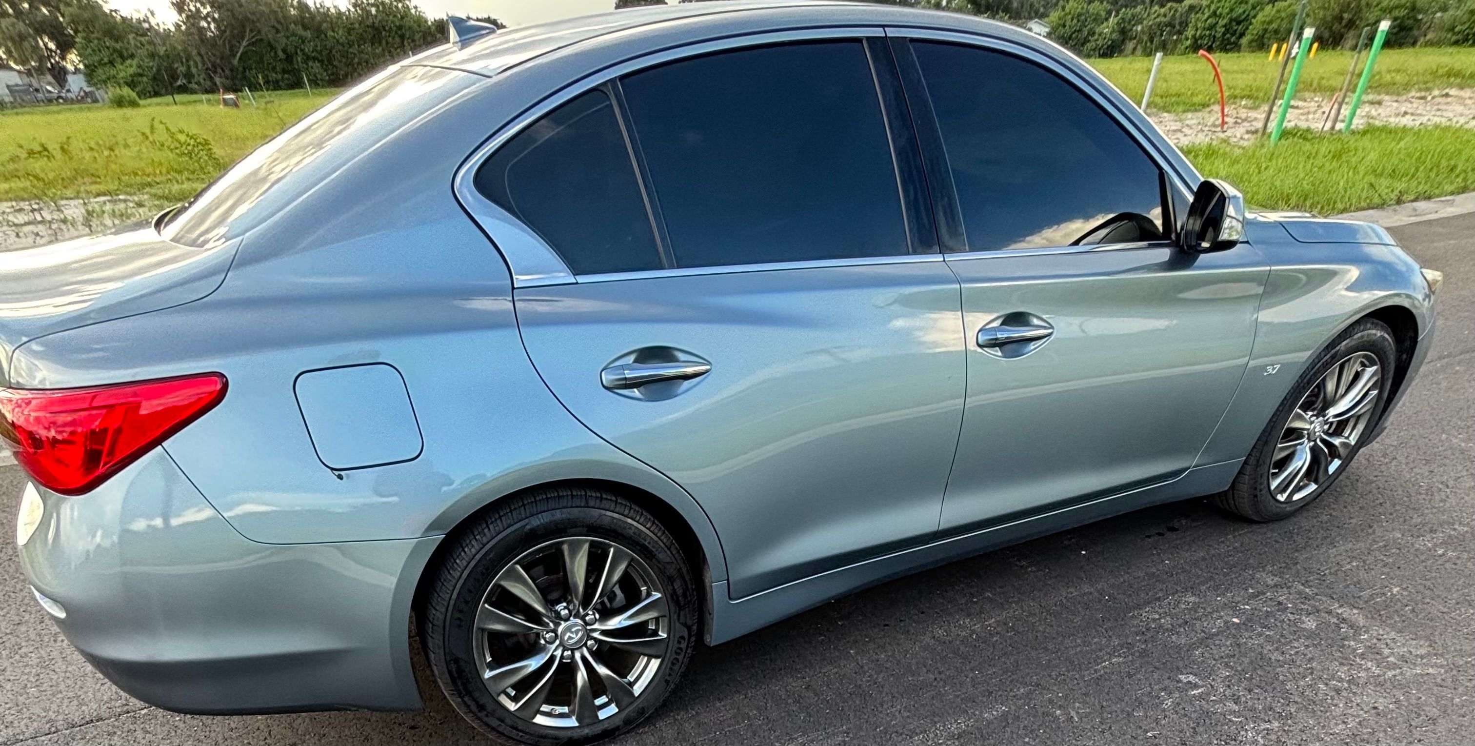 Used 2015 INFINITI Q50 Premium w/ Navigation Package AWD/4WD image 4