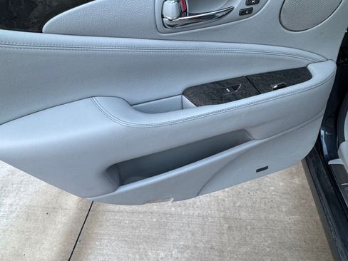 Used 2007 Lexus LS 460 image 9