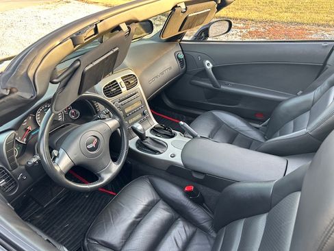 Used 2007 Chevrolet Corvette Coupe w/ Preferred Equipment Group image 16