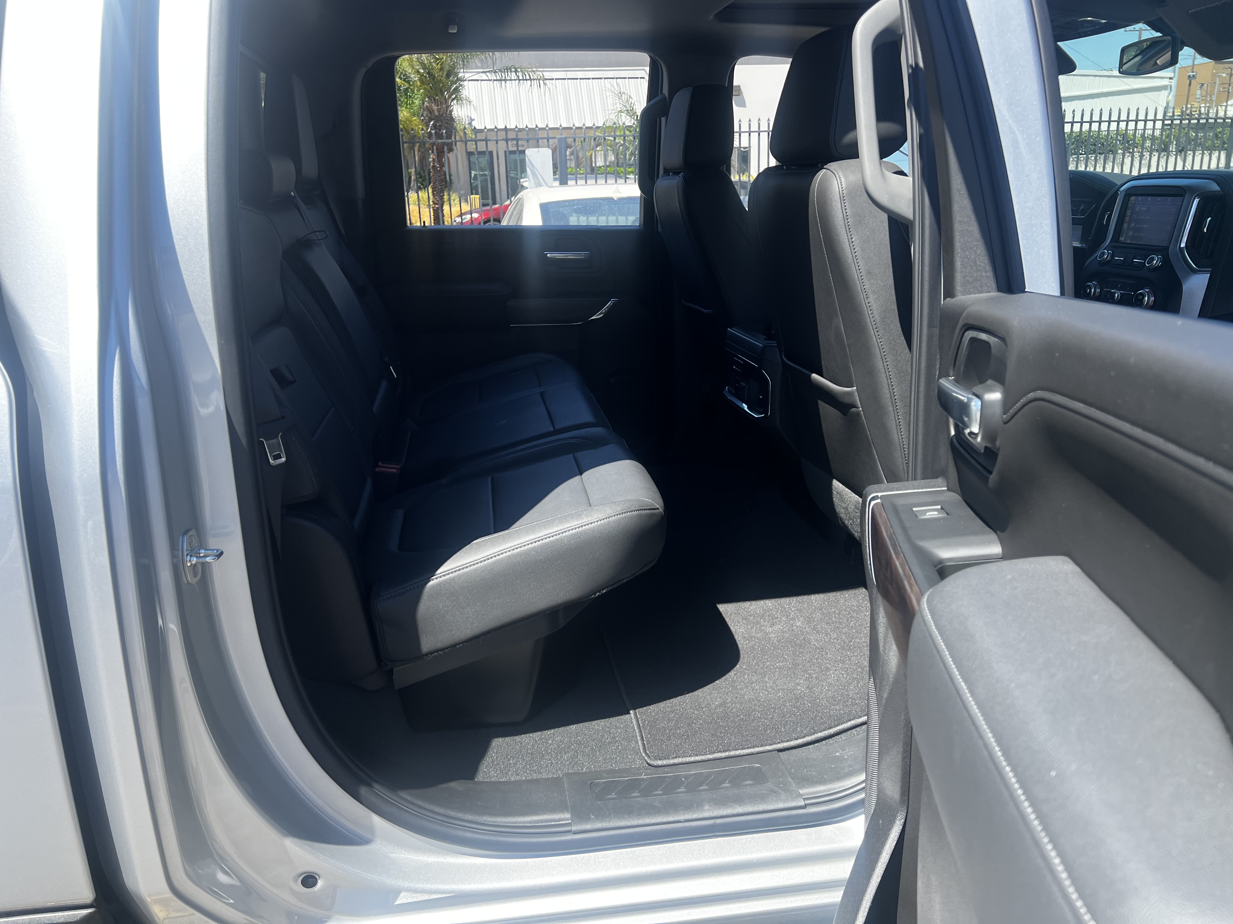 Used 2023 GMC Sierra 2500 SLT w/ SLT Convenience Package RWD image 18