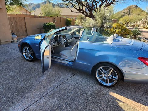 Used 2012 Mercedes-Benz E 350 Cabriolet image 4