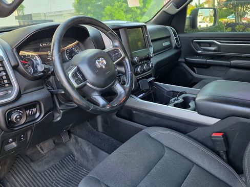 Used 2019 RAM 1500 Big Horn AWD/4WD image 9